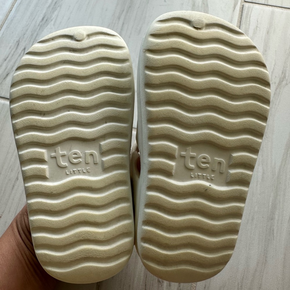 Ten Little Splash Sandals in Soft White - Picture 4 of 6